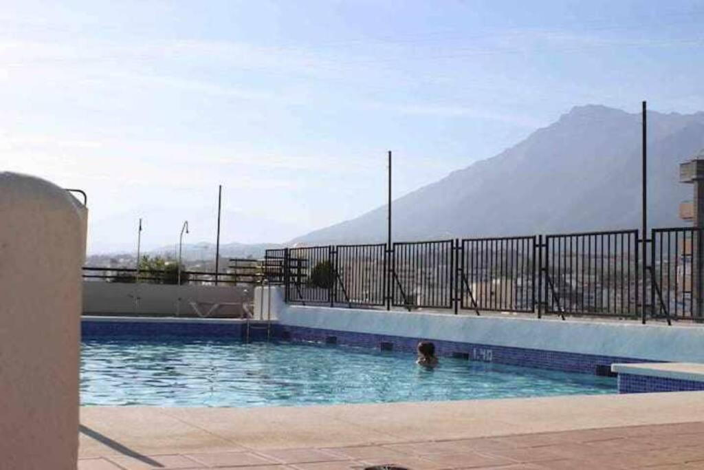 Large Modern Beach Front Apartment, Rooftop Pool!! Marbella Exterior foto